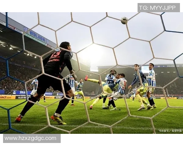 奥林匹奥与拉普拉塔的激烈对决展现足球魅力与团队精神